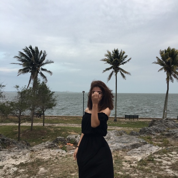 Cute off shoulder dress - Picture 1 of 2